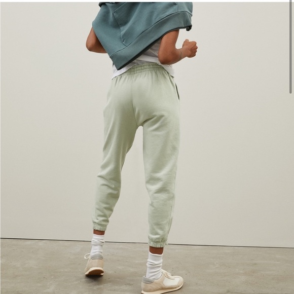 EVERLANE NWT organic cotton The Track jogger sweatpants in light green - Picture 2 of 5
